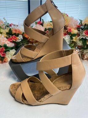 BCBGeneration Barbee-X Cork Wedge Sandals Nude Size 7.5 Cross Strap